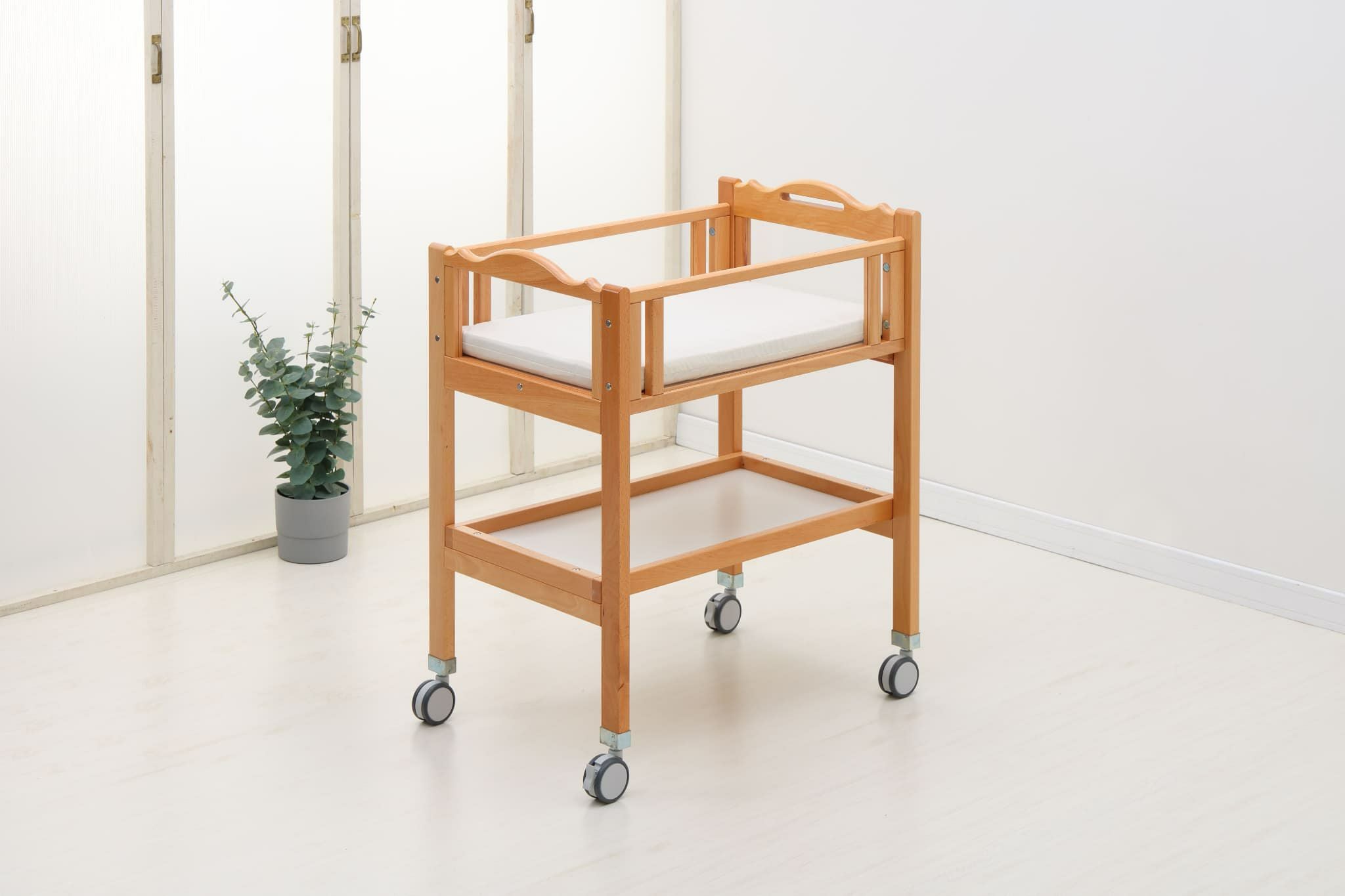 添い寝タイプベッド用組立金具セットキャスター付 | 国産ベビーベッド